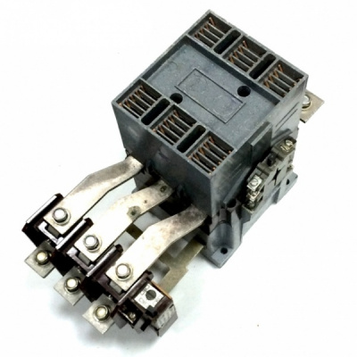 Пускатель электромагнитный ПМА 6202 24в Пускатель электромагнитный ПМА 6202 24в